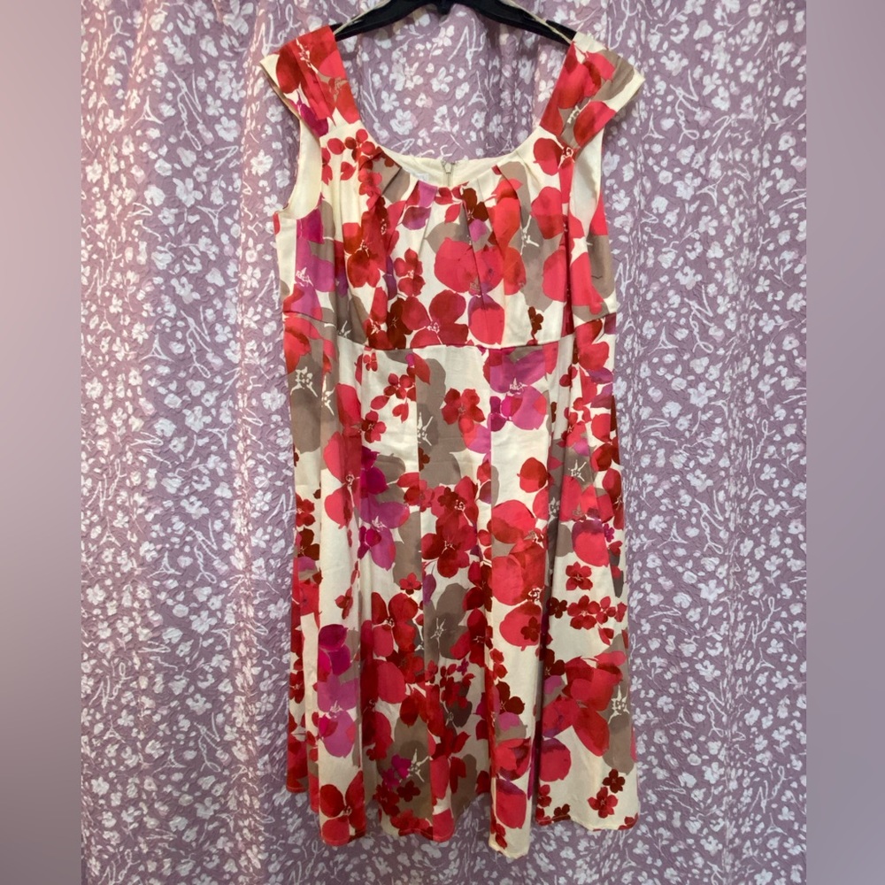 (S65) 14W Fit & Flare London Times Sleeveless Floral Print Cream & Coral Dress